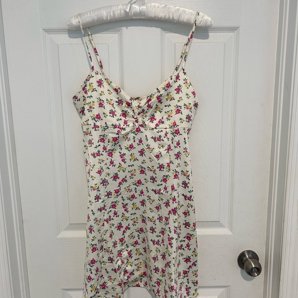 Aeropostale Cream with Purple Floral Design Spaghetti Strap Sun Dress Size S